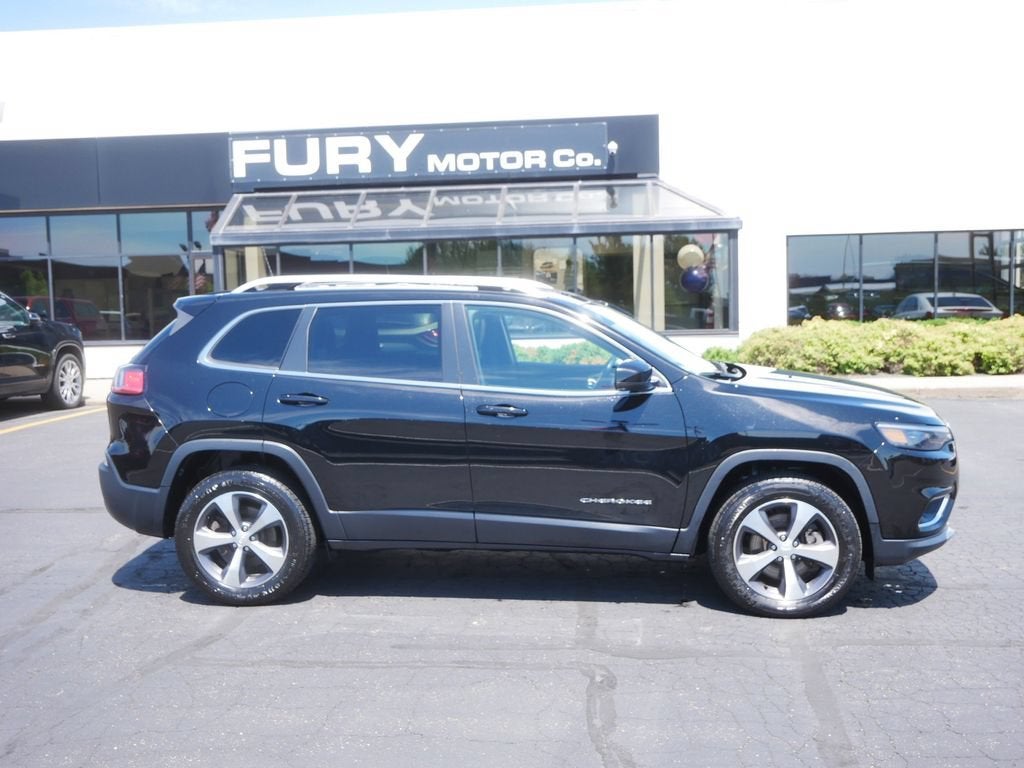 2020 Jeep Cherokee Limited 4x4 in Black — front three-quarter view